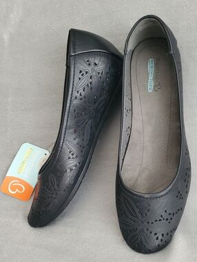 🆕️ BARETRAPS Mariah Black Floral Laser-Cut Memory Foam Flats SIZE: 11M